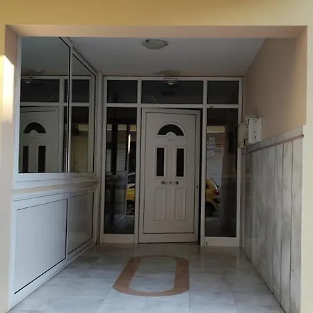 Serene Vintage Apartment *