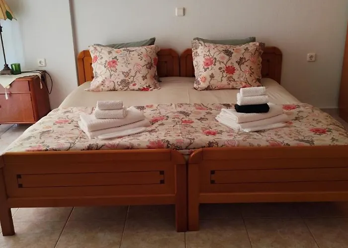 Serene Vintage Неа-Муданья